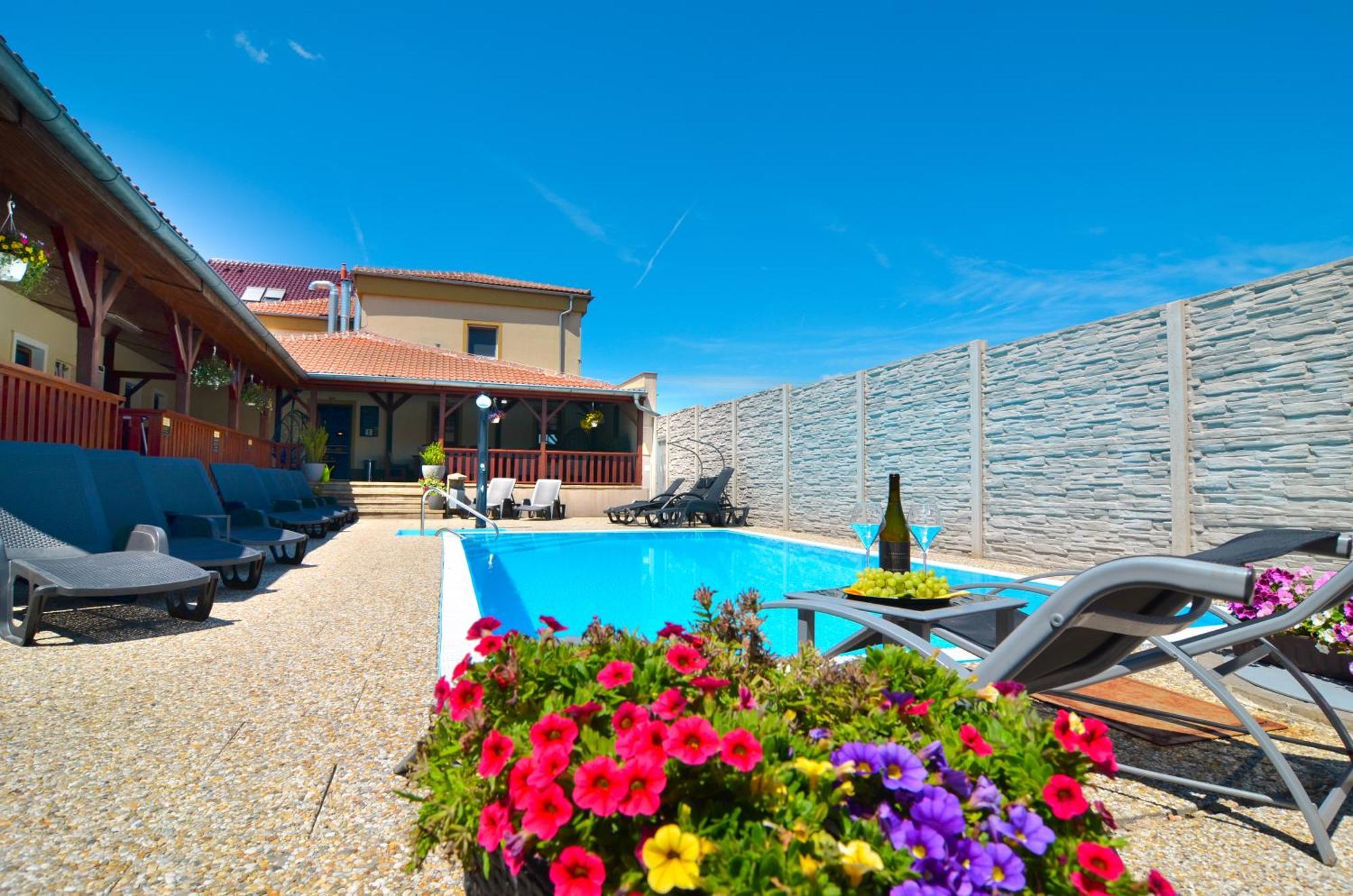 Penzion Zajecak Zajeci Exterior photo